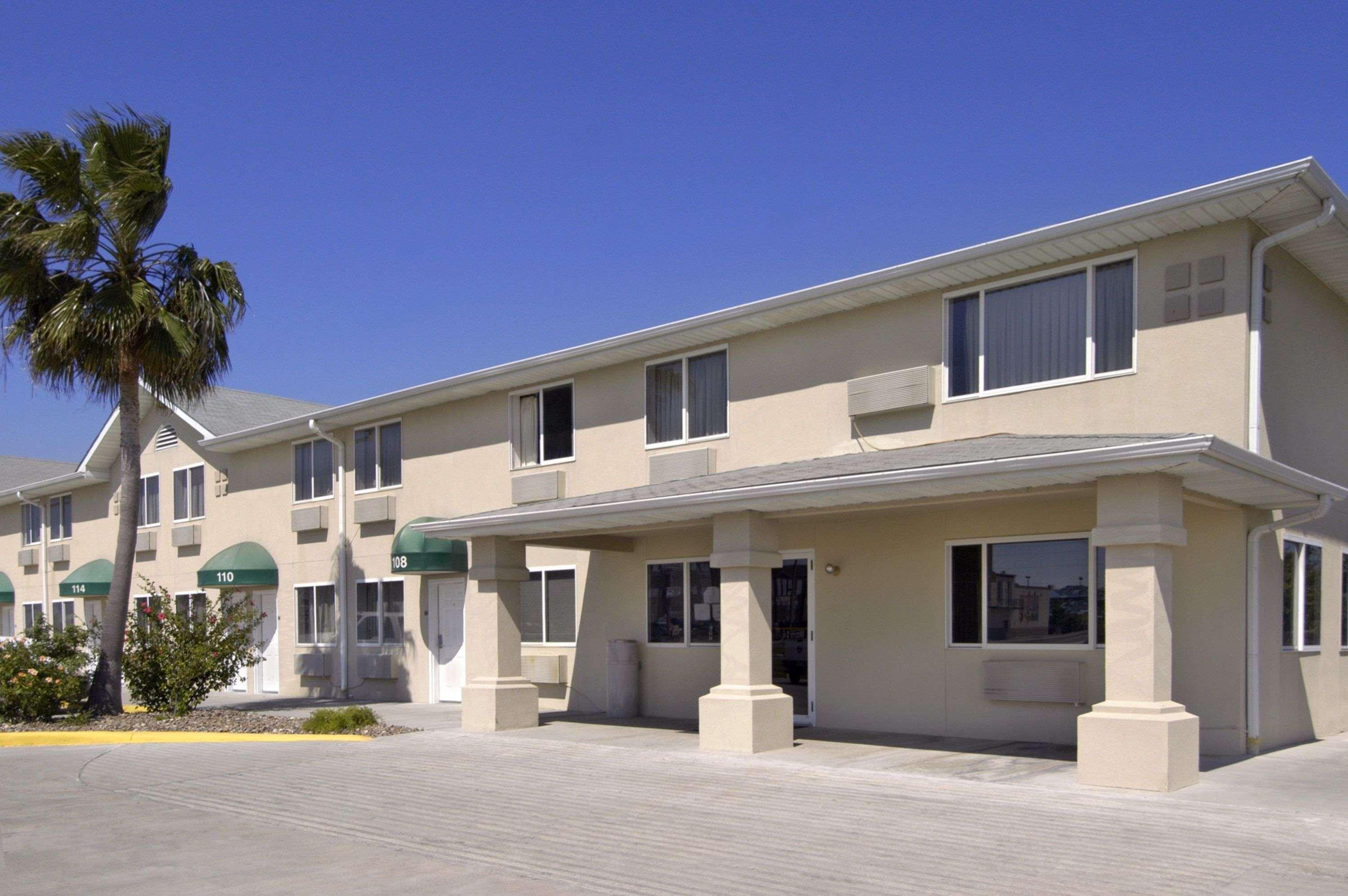 Super 8 By Wyndham Aransas Pass Hotell Exteriör bild