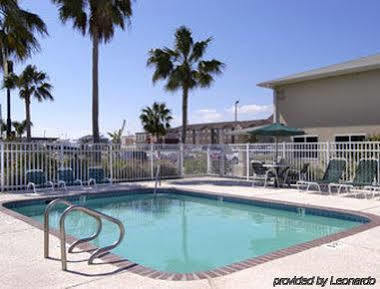 Super 8 By Wyndham Aransas Pass Hotell Exteriör bild